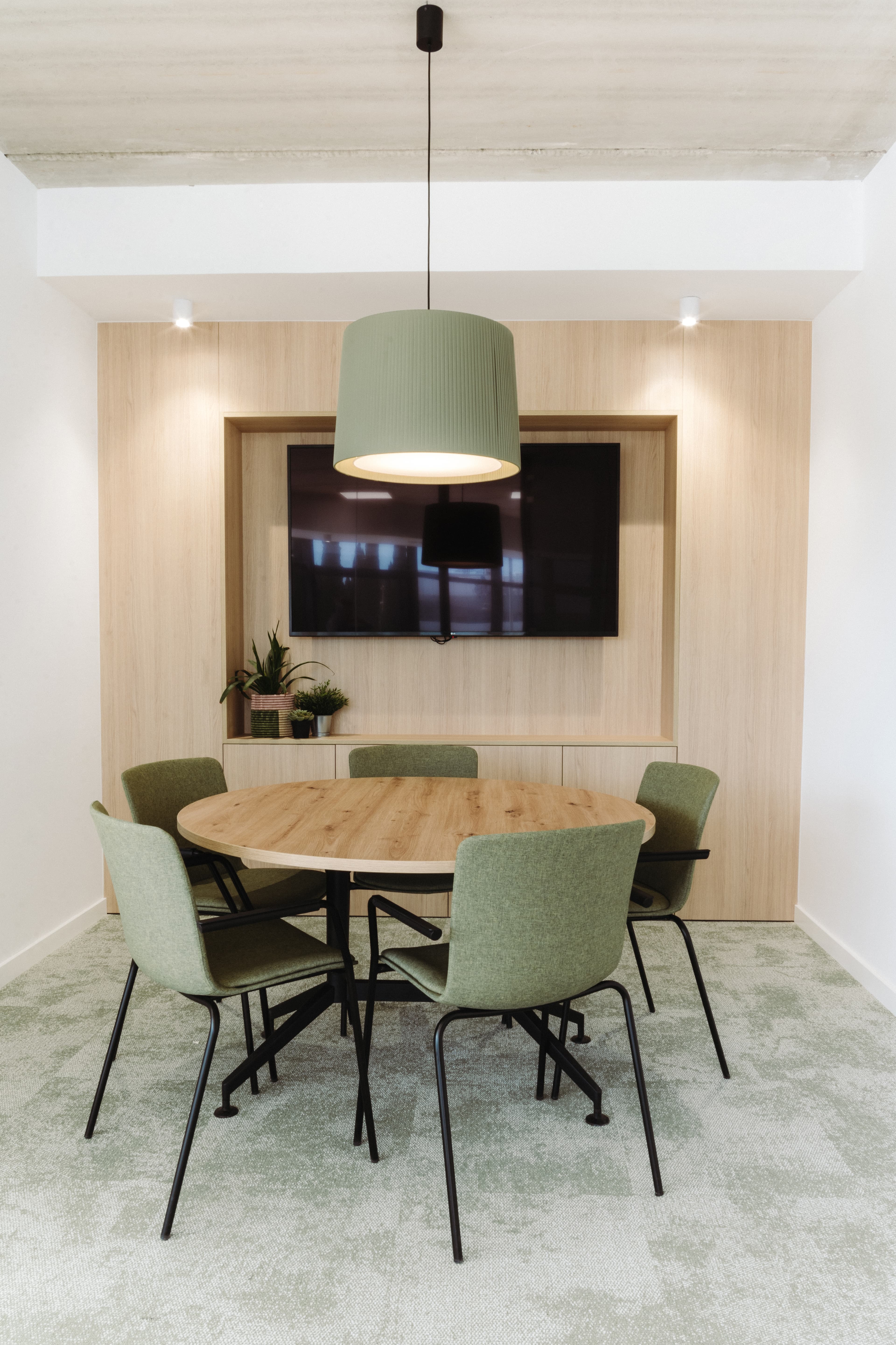 Sala pequeña de reuniones de la primera planta